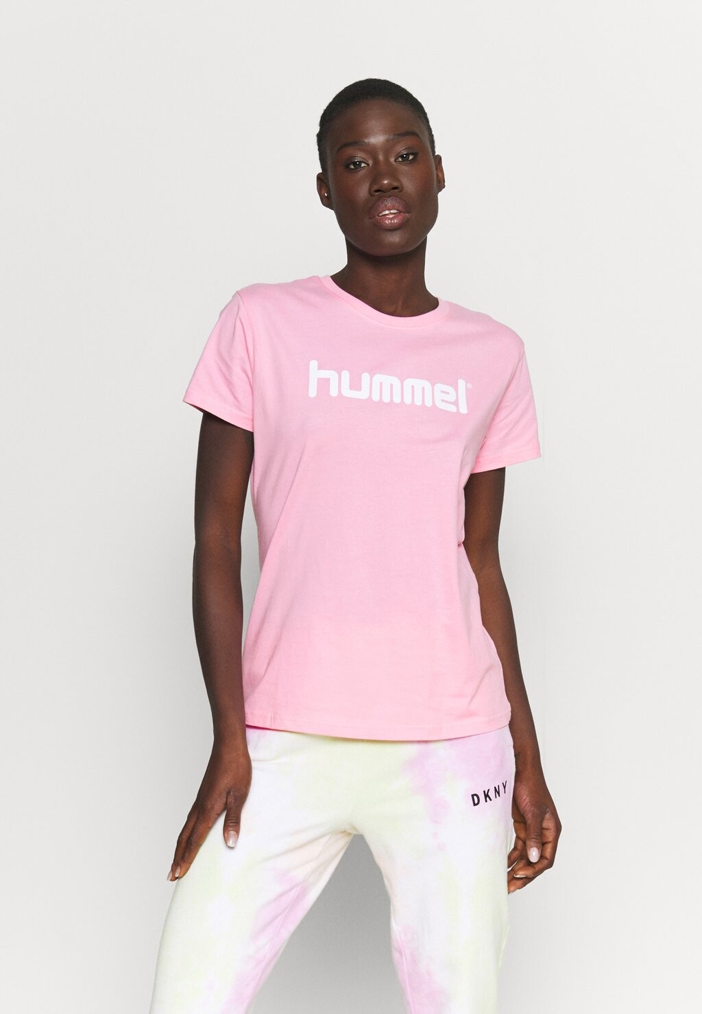 

Футболка с принтом Hummel, розовый