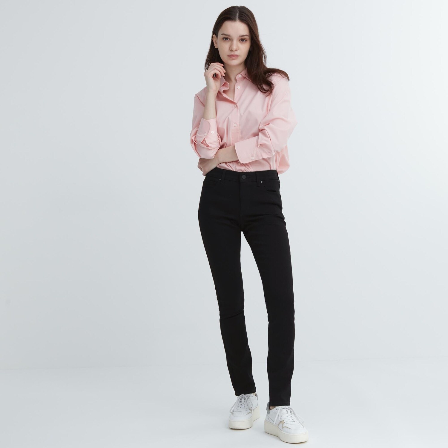 

Джинсы ультра-стрейч со средней посадкой Uniqlo, черный