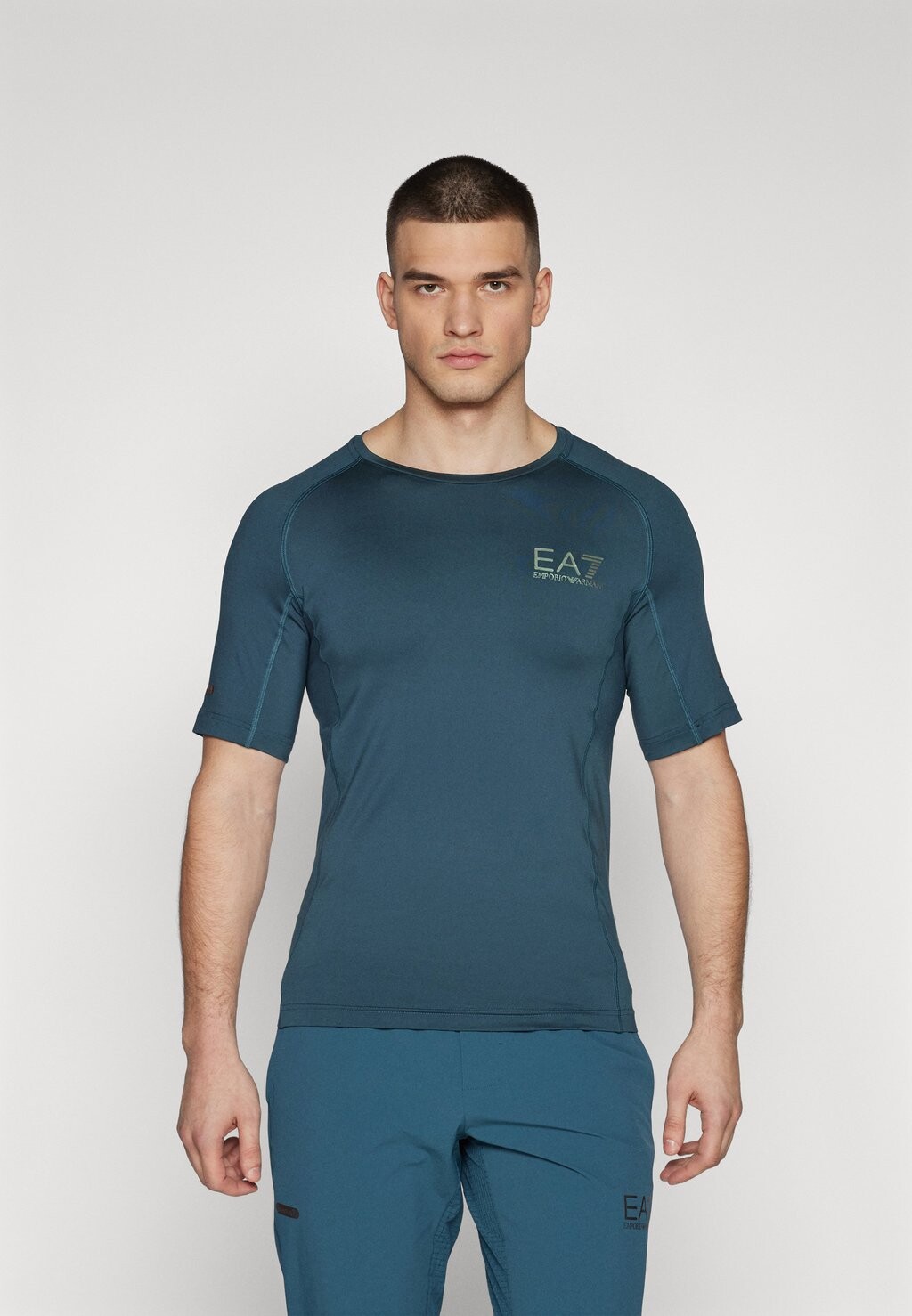 

Спортивная футболка VIGOR7 TEE BIG LOGO EA7 Emporio Armani, цвет stargazer