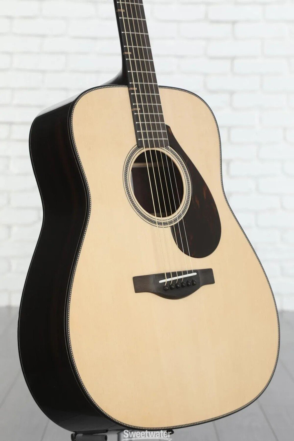 

Акустическая гитара Yamaha FG9 R — натуральный цвет