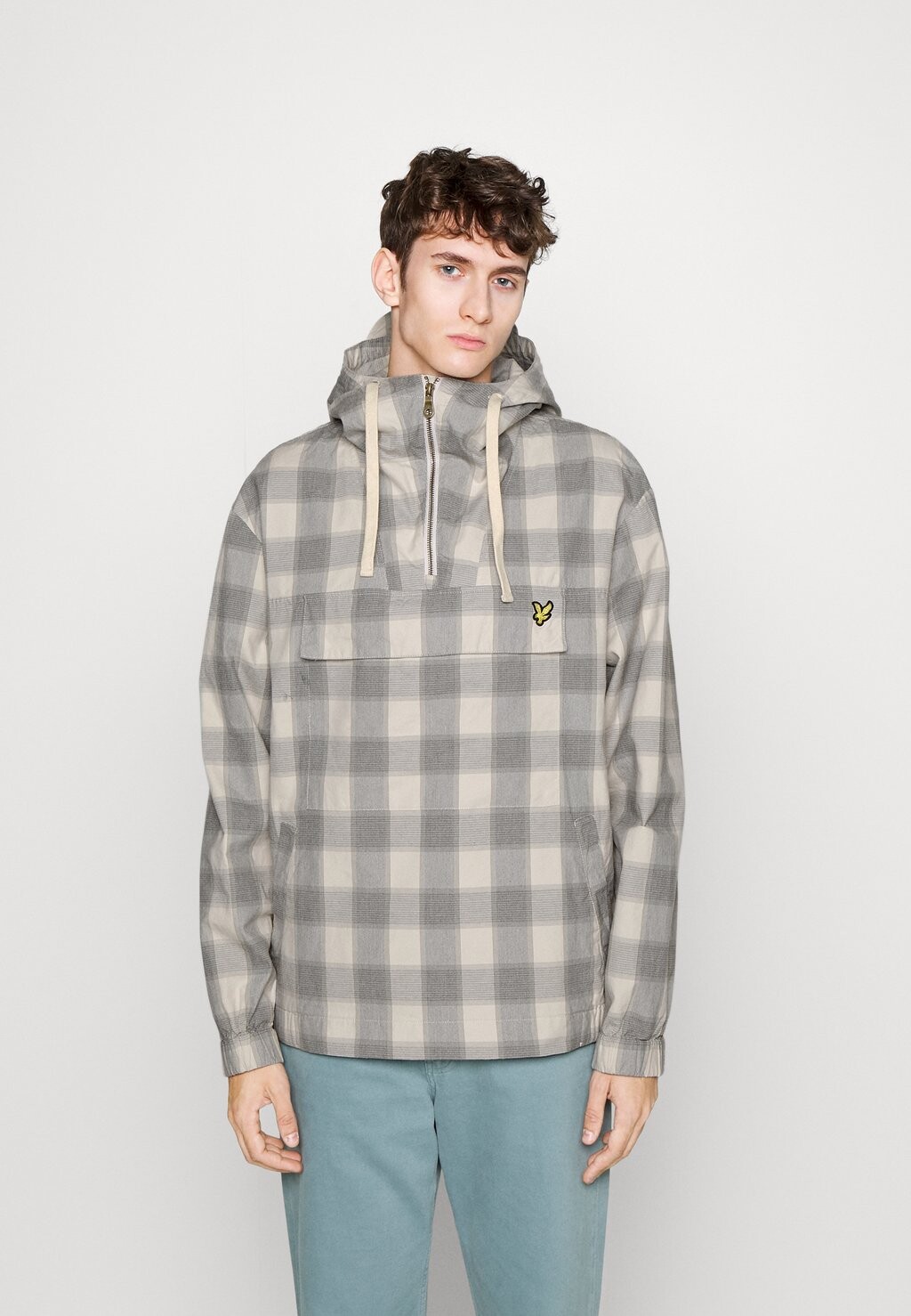 

Легкая куртка Lyle & Scott
