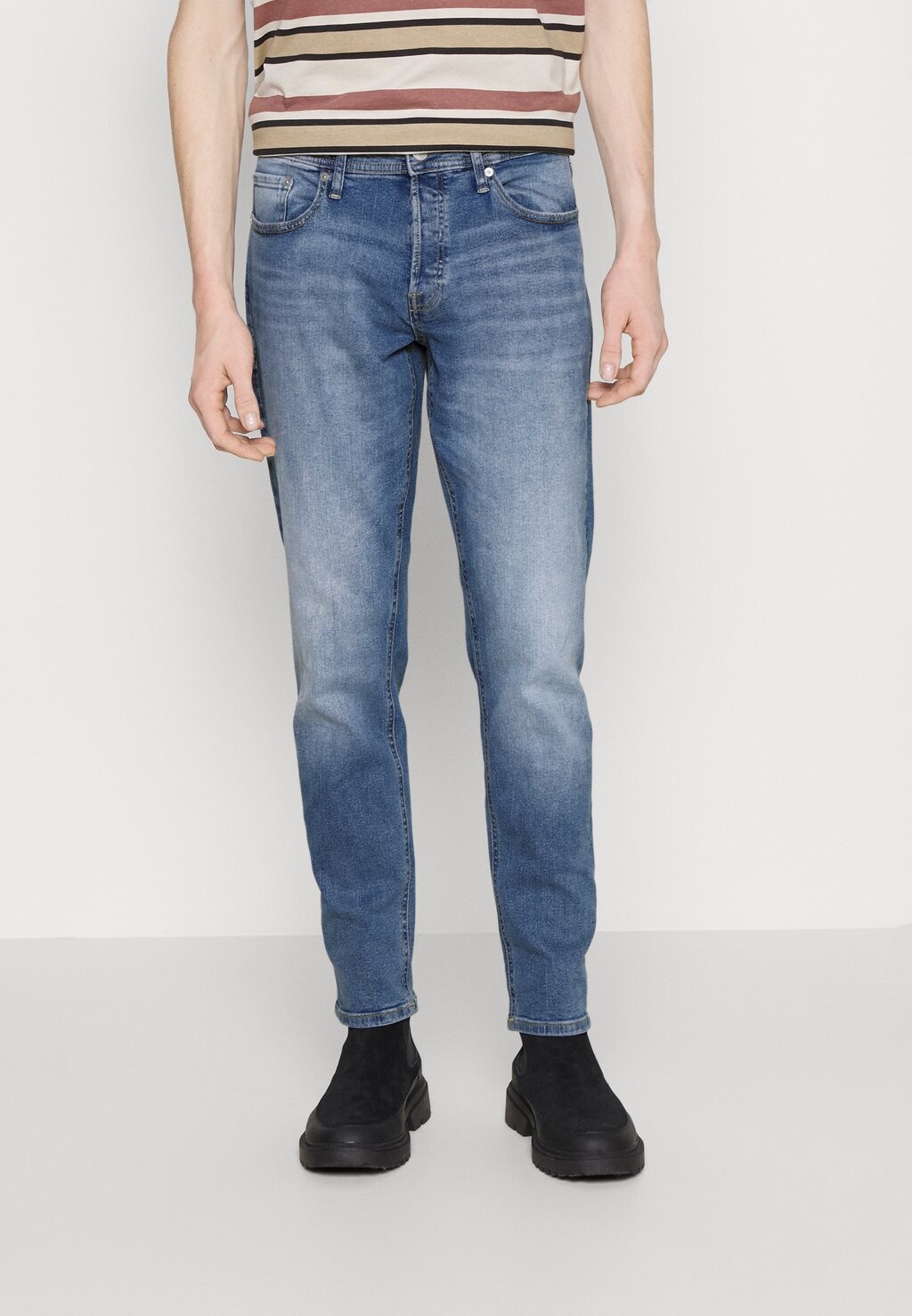 

Джинсы свободного кроя Jack & Jones