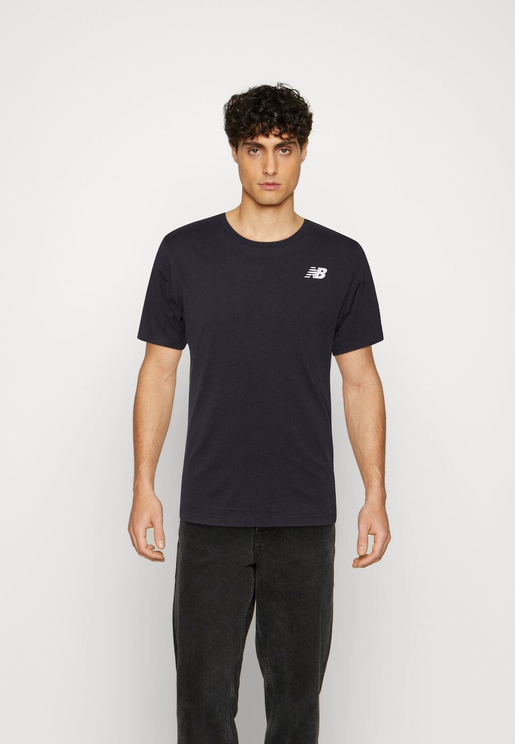 

Футболка с принтом CLASSIC ARCH TEE New Balance, черный