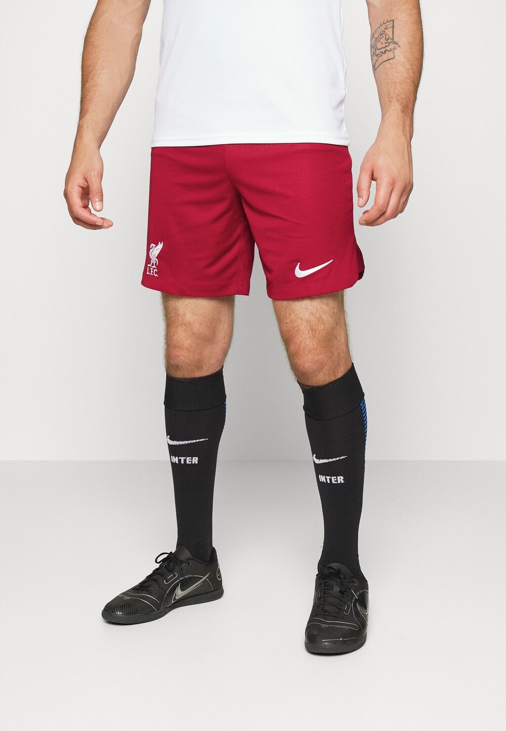 

Спортивные шорты Nike
