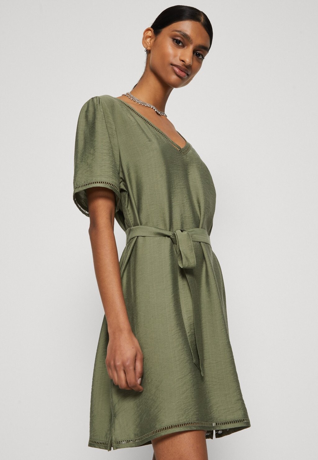 

Летнее платье Onlceline Paula V Neck Dress Only, глубокий лишайниковый цвет