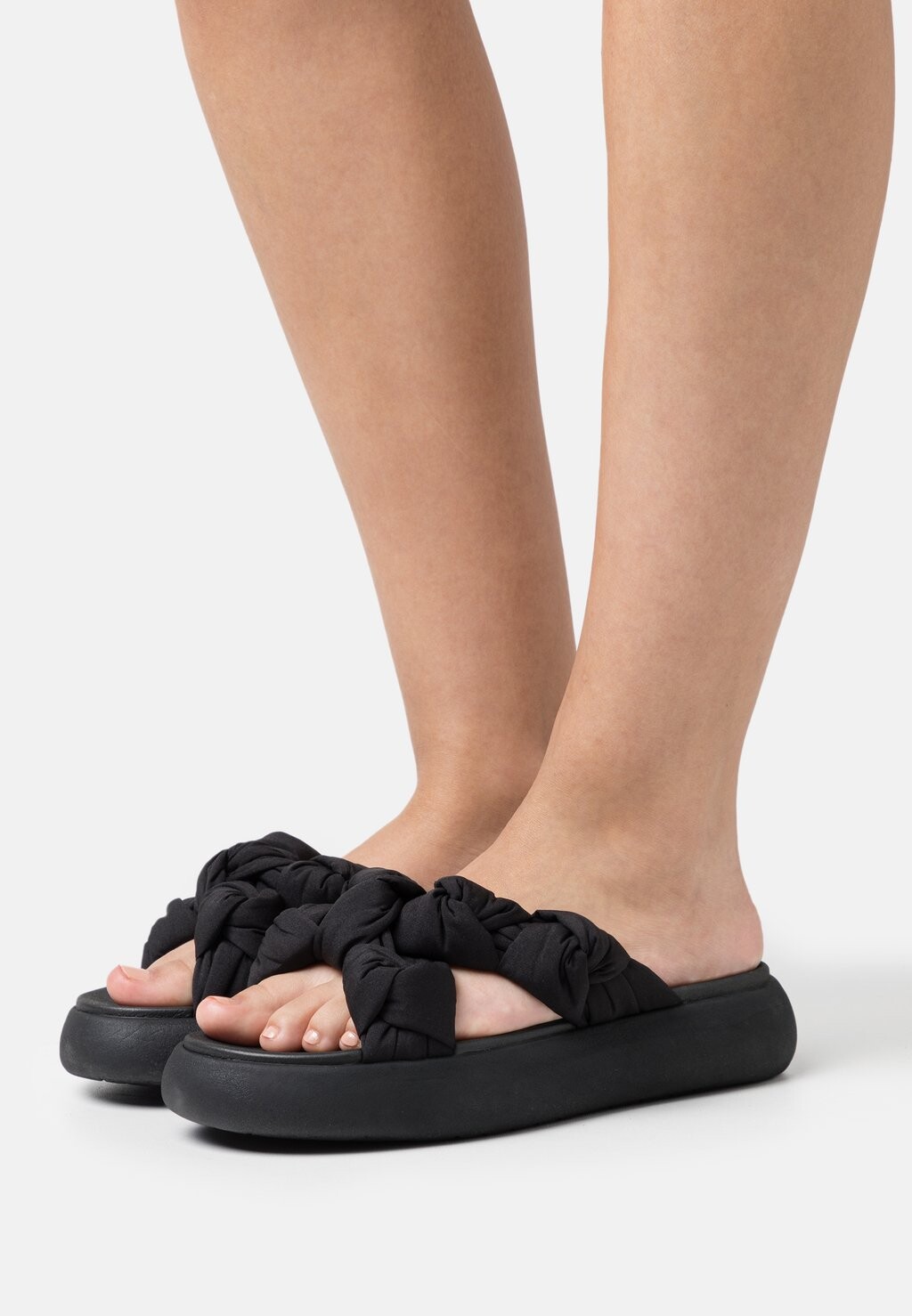 

Шлепанцы TOMS, черный