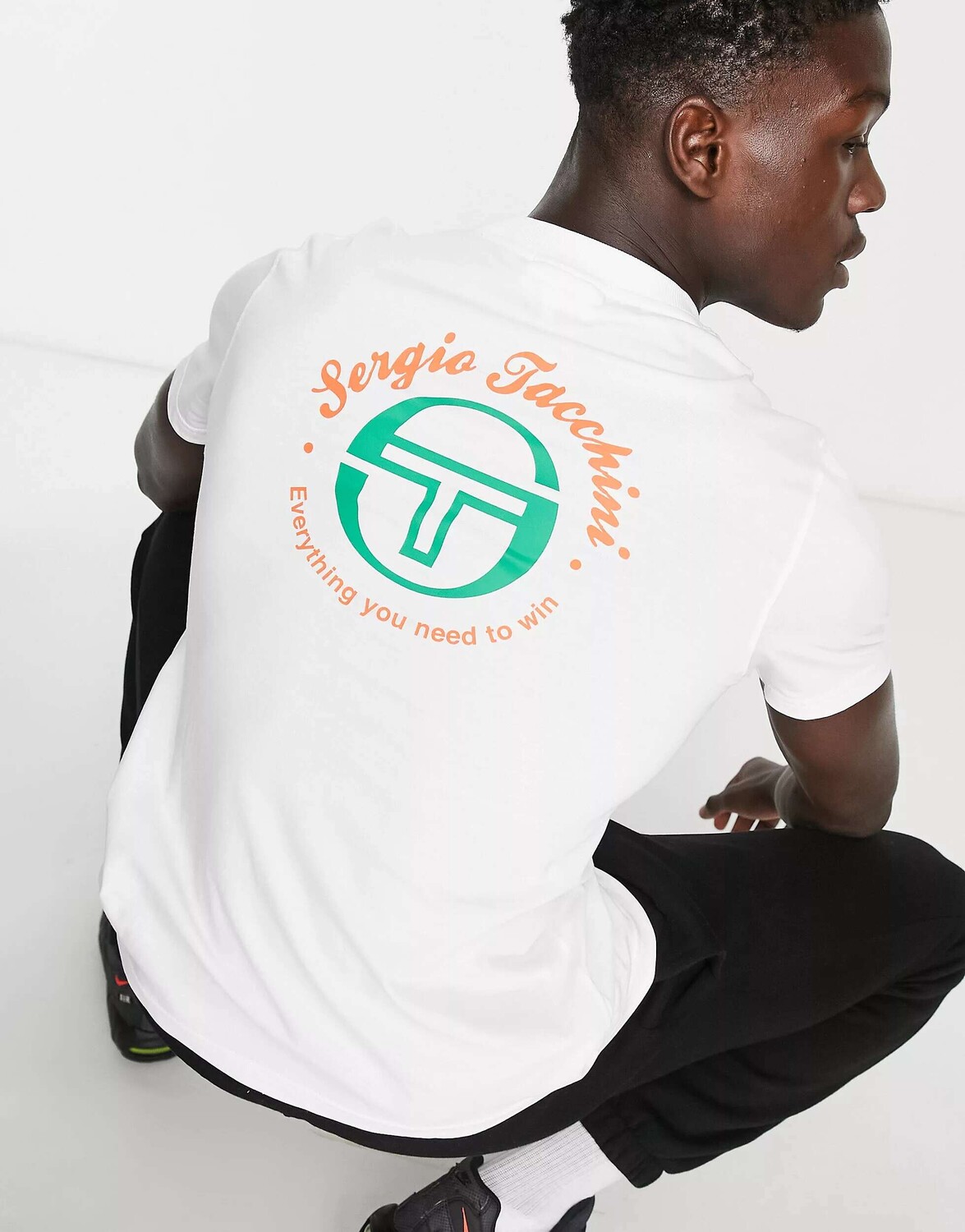 

Белая футболка с принтом на спине Sergio Tacchini «все, что вам нужно для победы»для ASOS