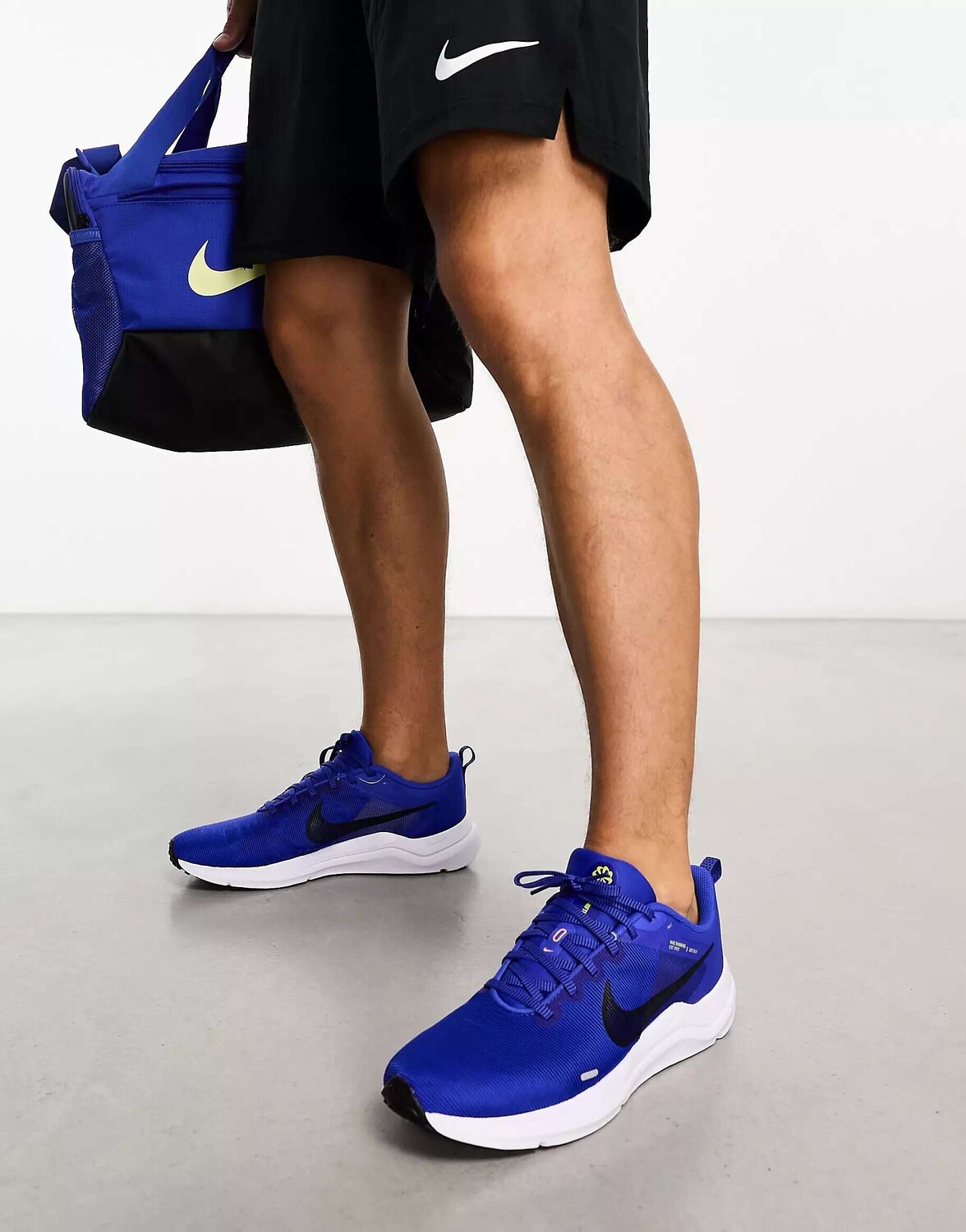 

Синие кроссовки Nike Downshifter 12