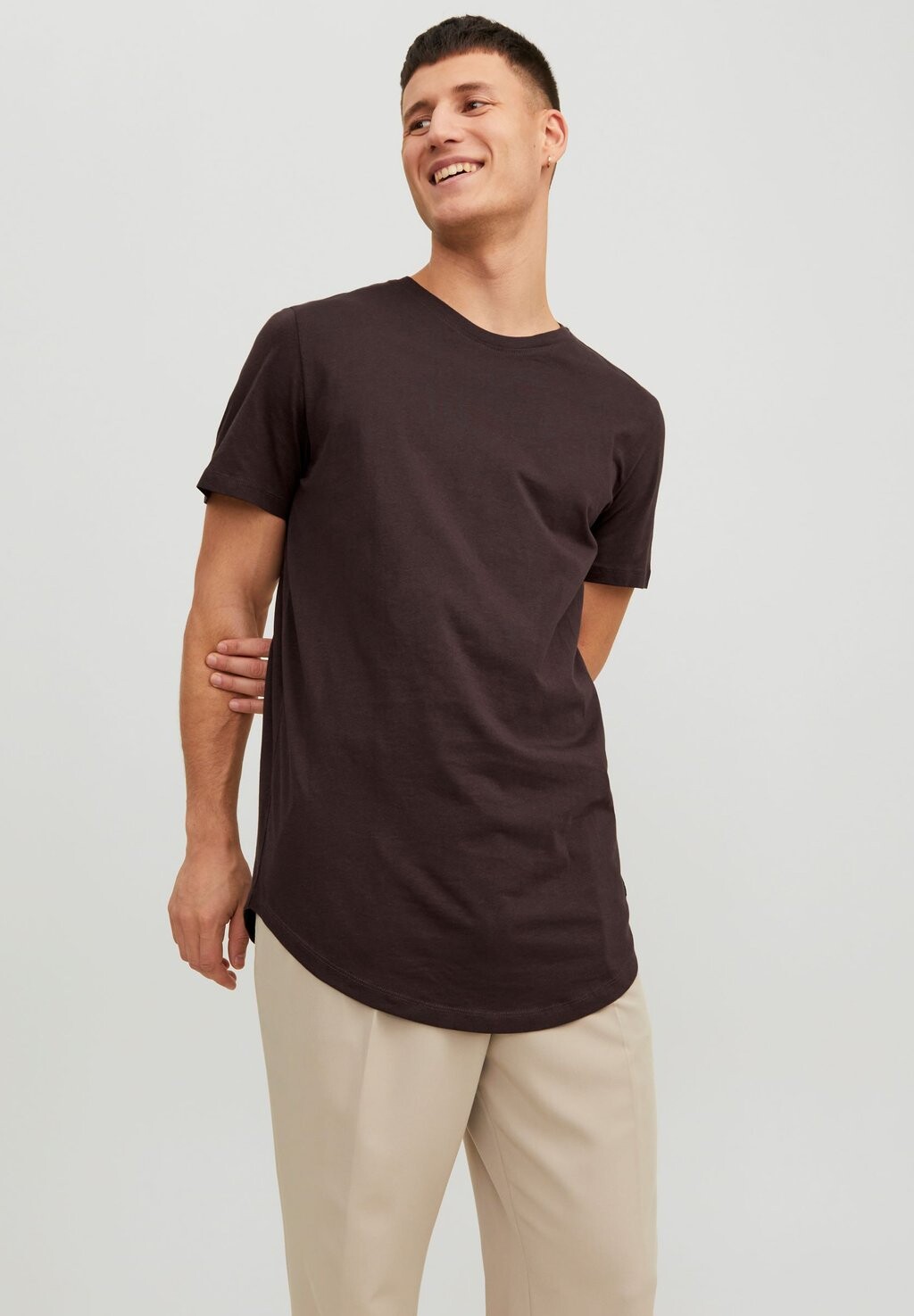 

Базовая футболка JJENOA SS CREW NECK NOOS Jack & Jones, темно-коричневый
