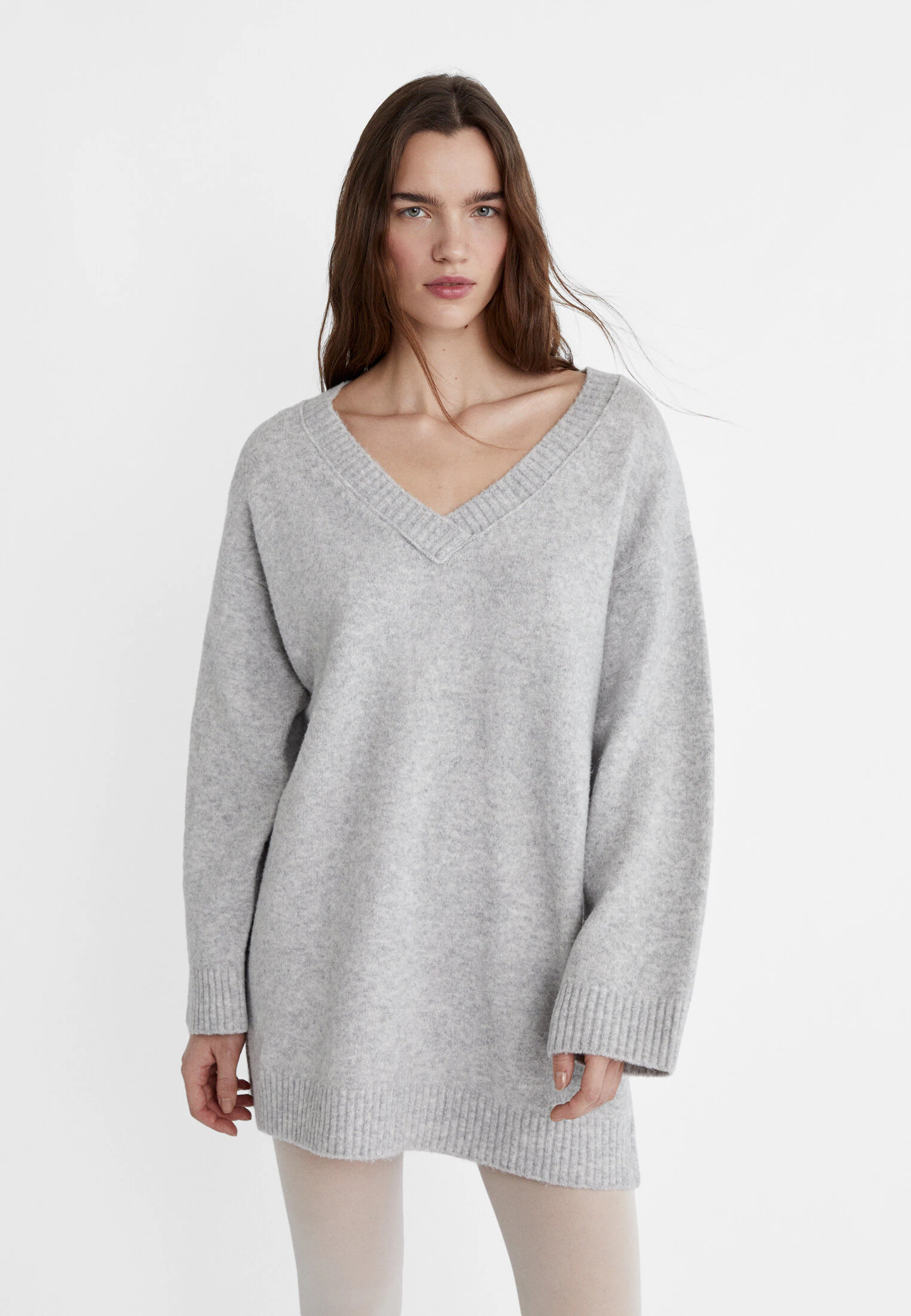 

Короткое трикотажное платье Stradivarius, серый