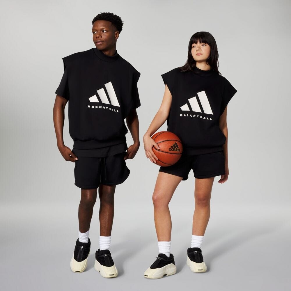

Толстовка Adidas IN4247, черный