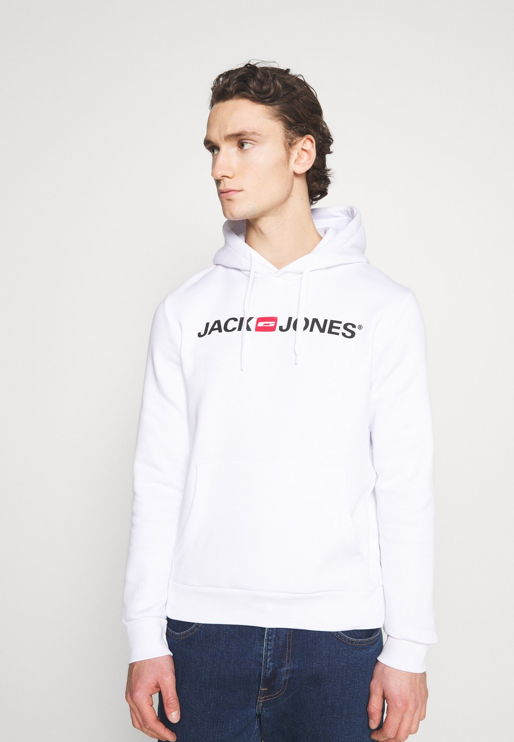 Худи Jack & Jones, белый – заказать по выгодной цене из-за рубежа в  «CDEK.Shopping»