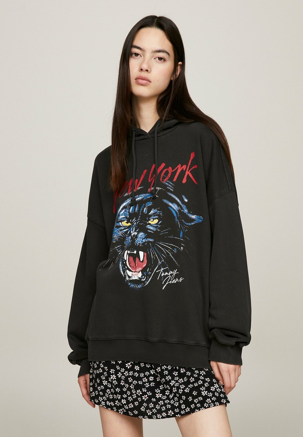

Толстовка Tommy Jeans, черный