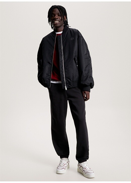 

Нормальные черные мужские спортивные штаны Tommy Jeans