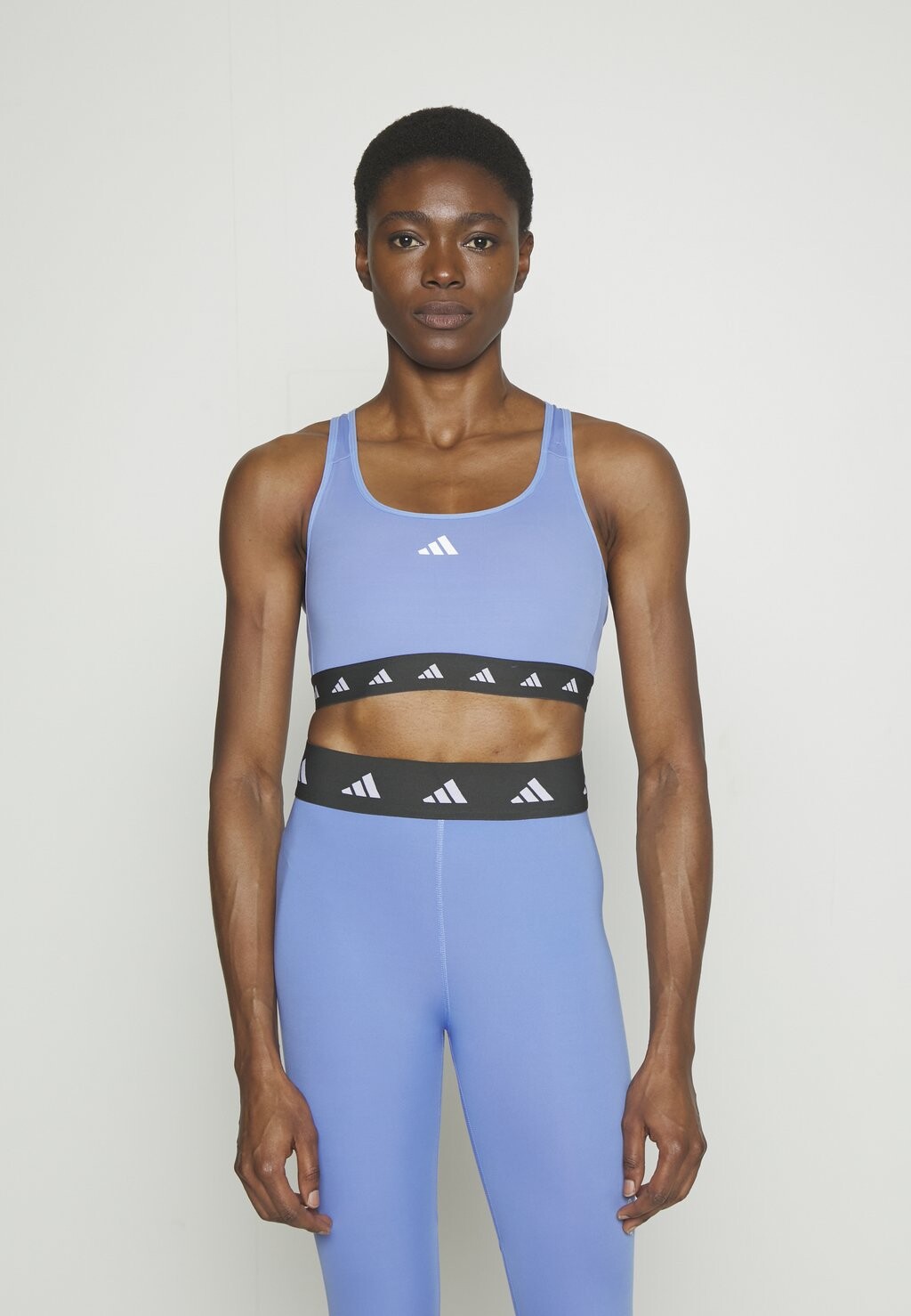 

Спортивный бюстгальтер со средней поддержкой Adidas, синий