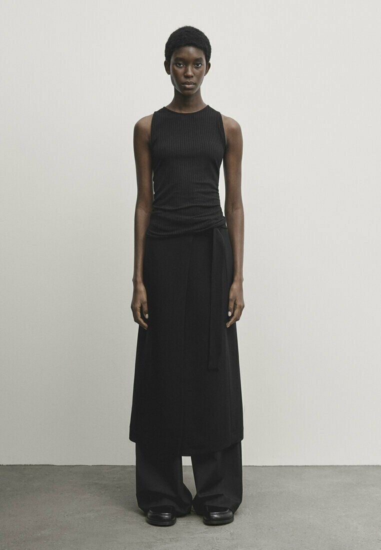 

Топ Massimo Dutti, цвет black