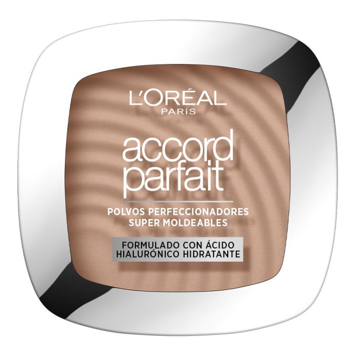 Пудра для лица Accord Parfait Base de Maquillaje en Polvo Hidratante L'Oréal París, 4N цена и фото