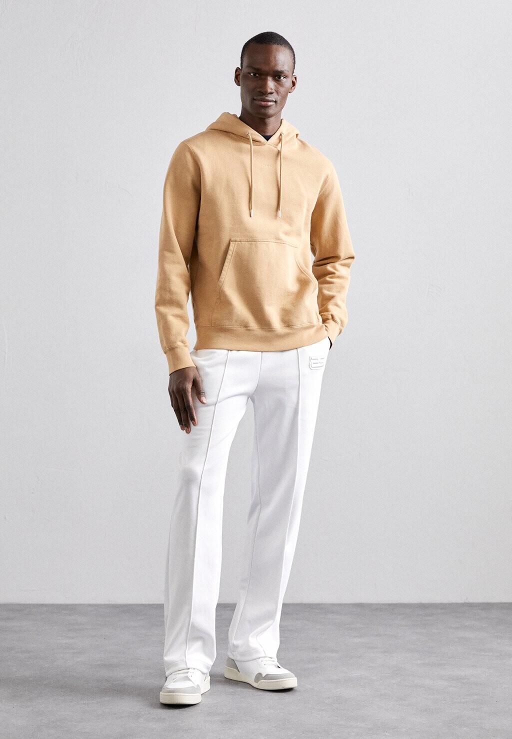 

Толстовка Sandro Hoodie sandro, цвет marron clair