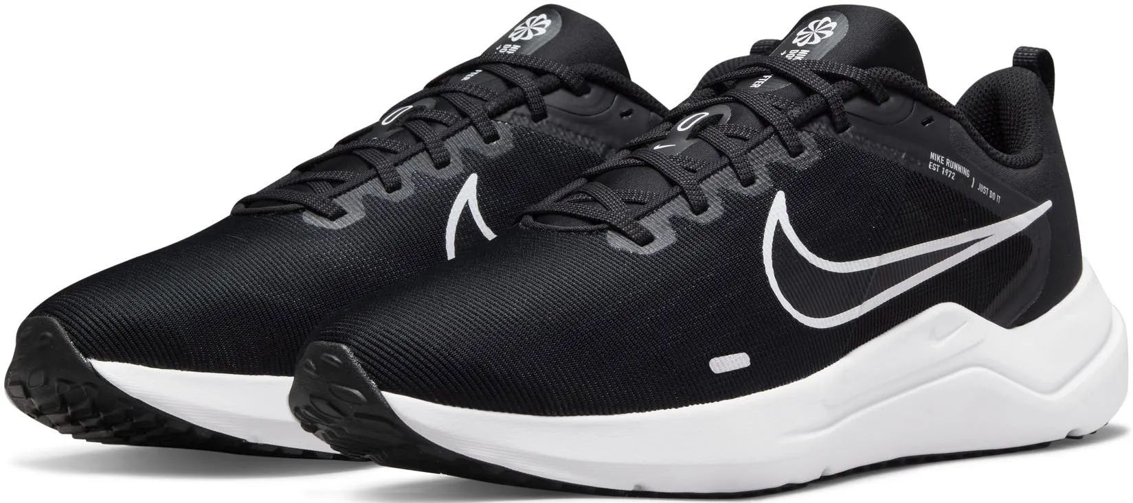 

Кроссовки Nike "DOWNSHIFTER 12", цвет Black-White-Dk-Smoke-Grey-Pure-Platinum