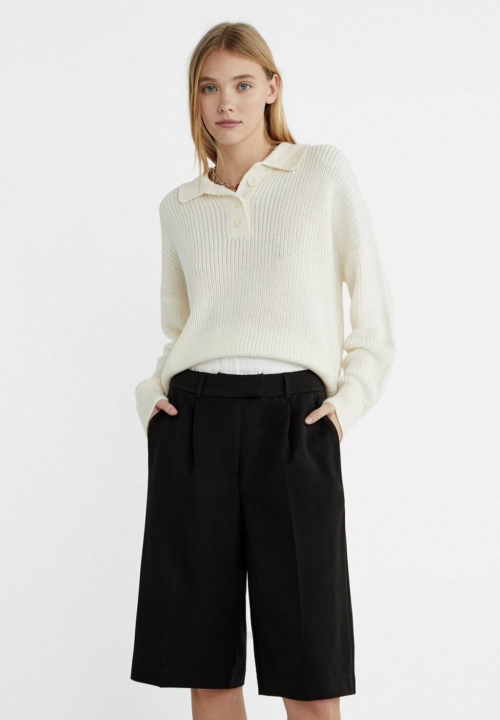 

Шорты SMART BERMUDA Stradivarius, цвет black