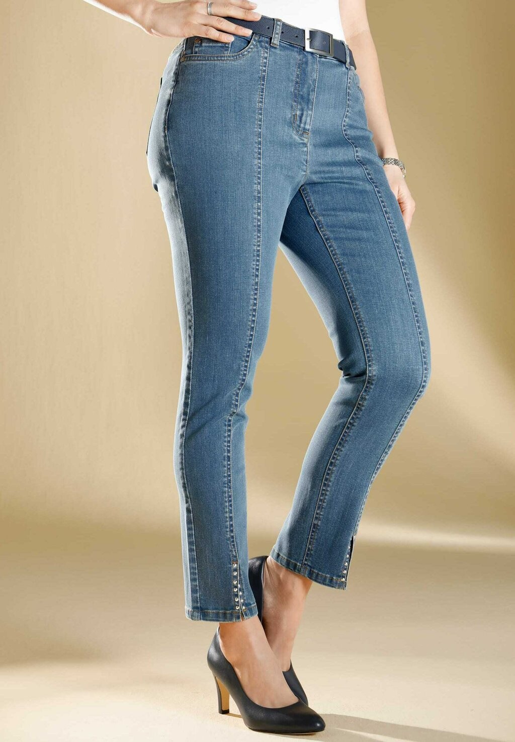 

Джинсы облегающего кроя M. Collection