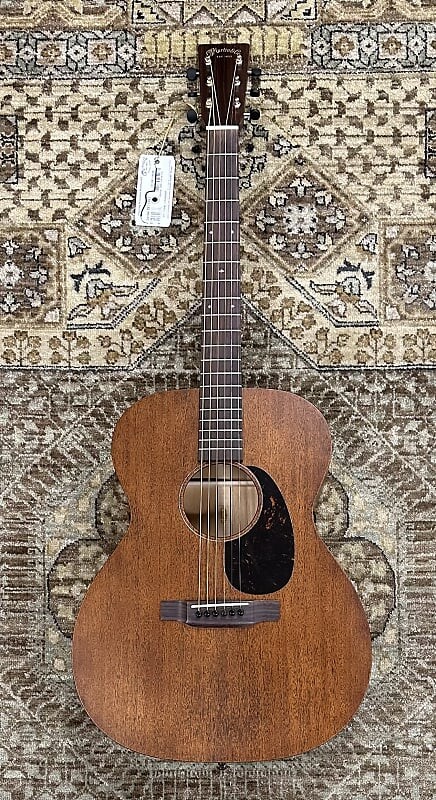 

Акустическая гитара Martin 15 Series 000-15M Acoustic Guitar w/ Gig Bag, Pro Setup #1862