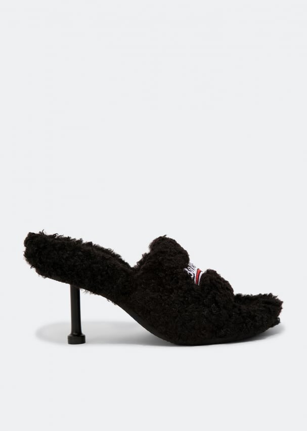 

Сандалии Balenciaga Furry, черный