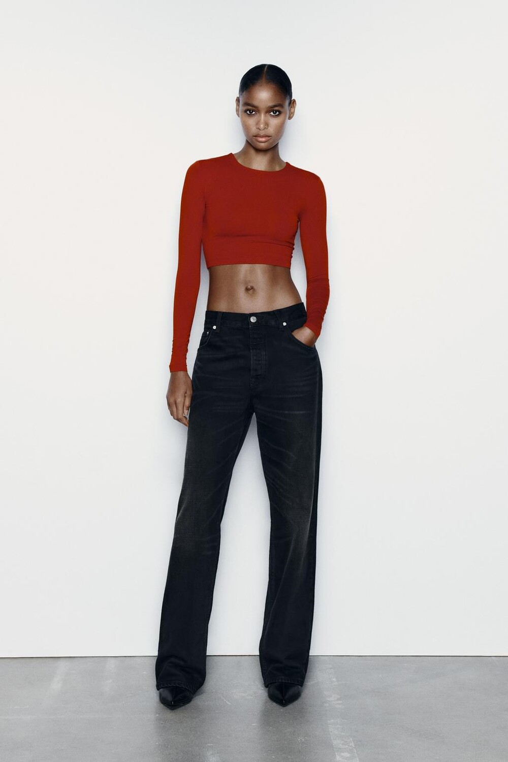 

Укороченная футболка из полиамида ZARA, темно-красный