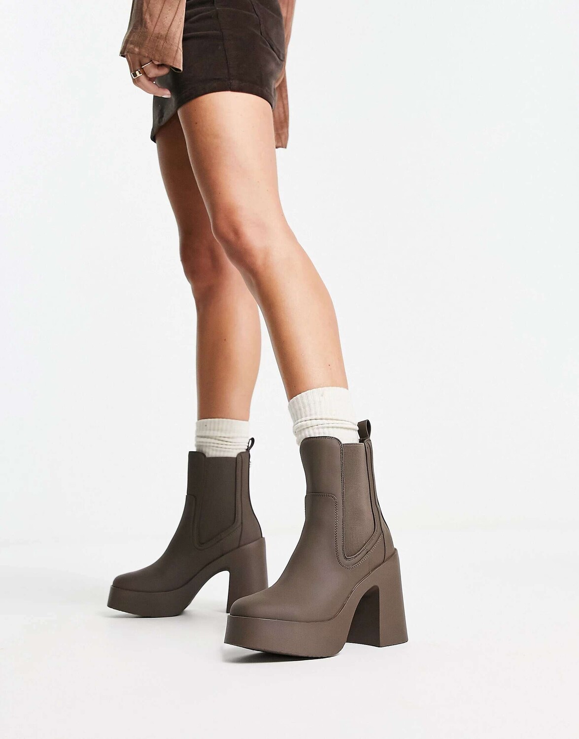 

Темно-серо-коричневые ботинки из искусственной кожи на каблуке Steve Madden Climate с эластичной резинкой по бокам, Коричневый