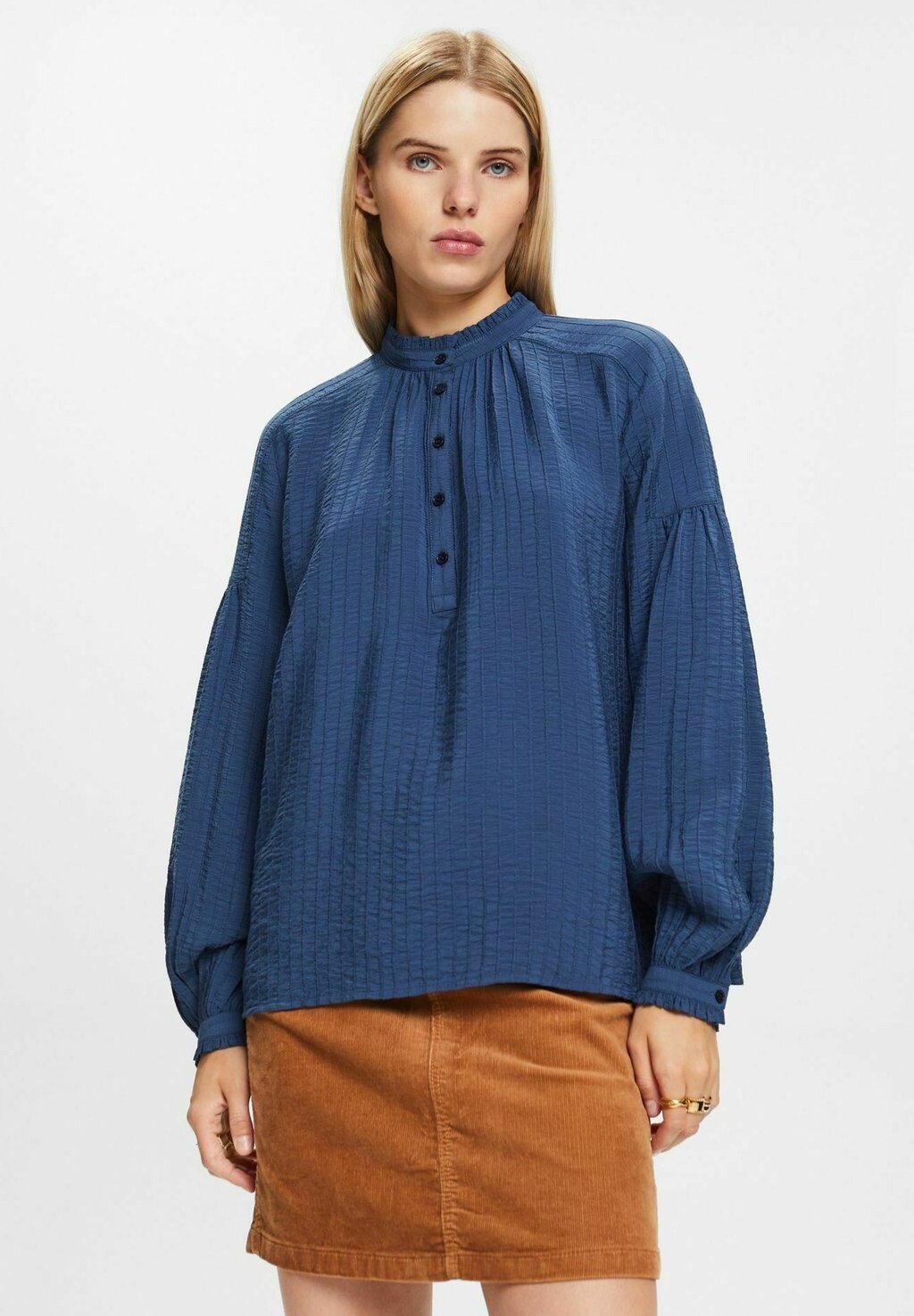 

Блузка Esprit, цвет grey blue
