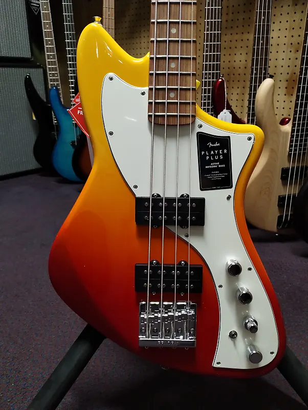 цена Басс гитара Fender Player Plus Active Meteora Bass