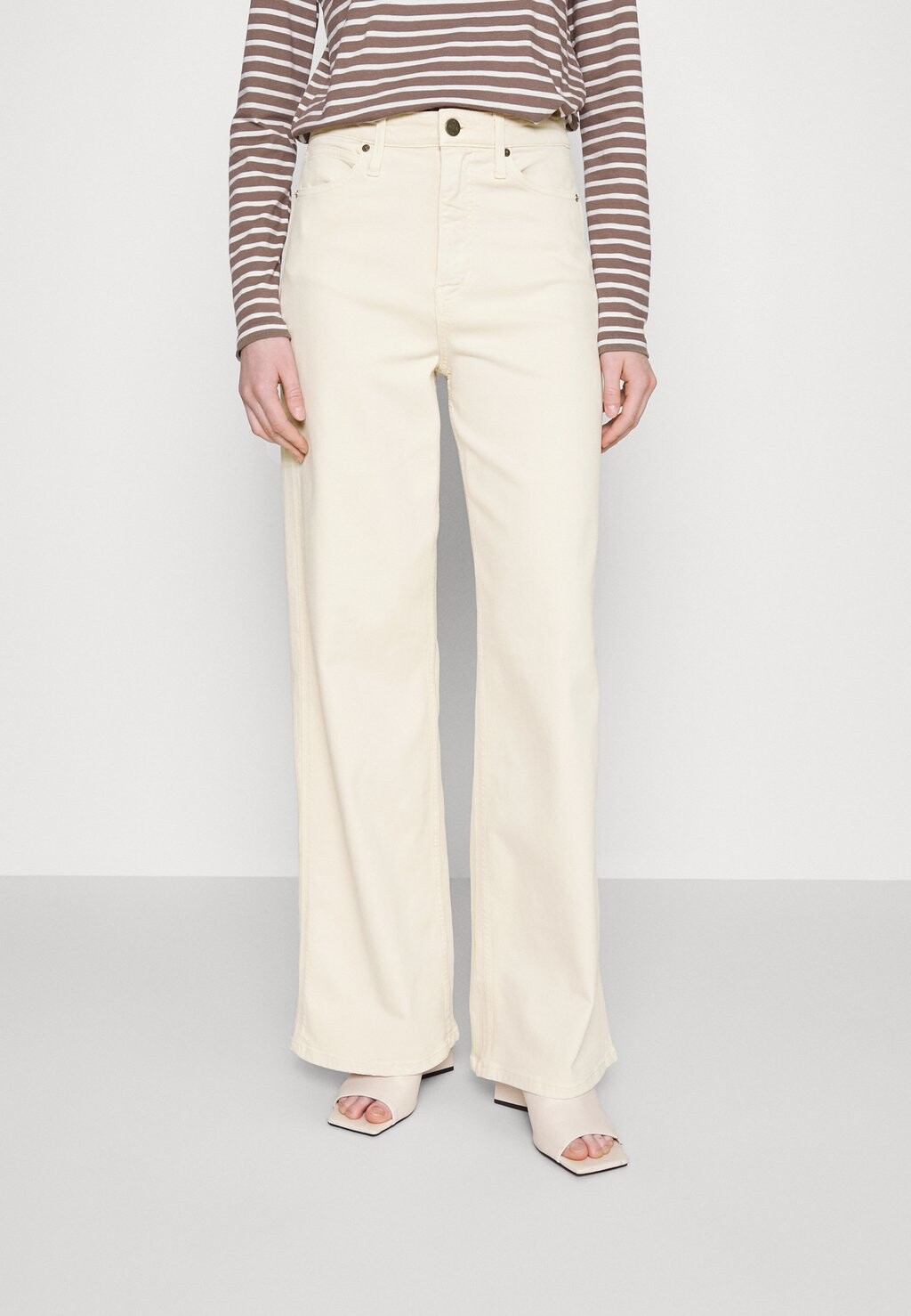 

Джинсы Bootcut Calvin Klein