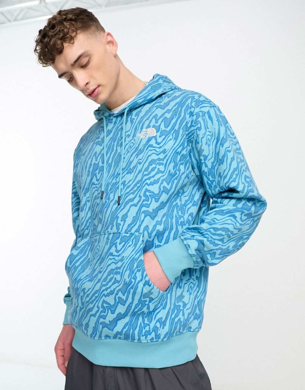 Худи оверсайз с синим мраморным принтом The North Face Essential эксклюзивно на ASOS