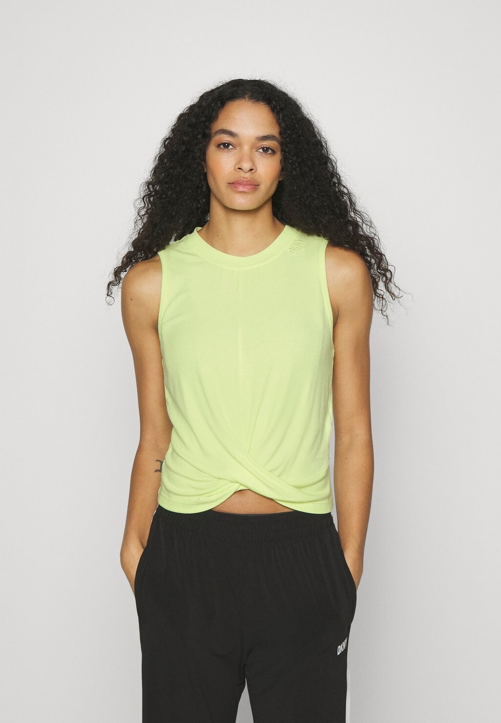 

Топ DKNY