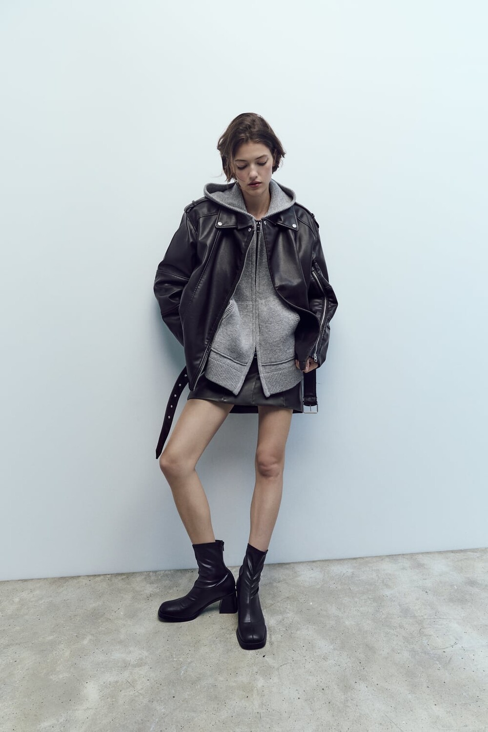 

Ботильоны на эластичном каблуке ZARA, черный