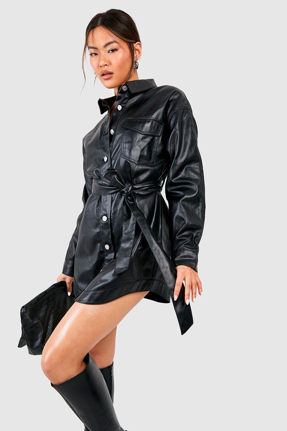 

Платье-рубашка с поясом и полиуретановым покрытием boohoo, черный