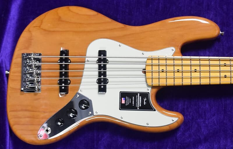 

Fender AM Pro II Jazz Bass (5), жареная сосна/клен.