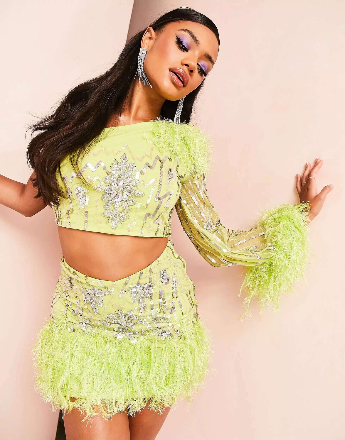

Лаймовый топ с одним рукавом и драгоценными камнями ASOS LUXE