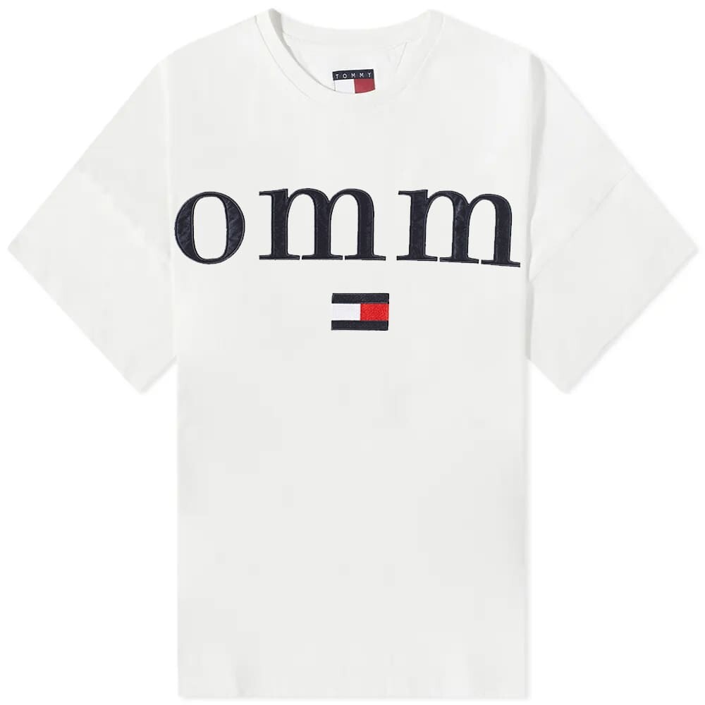 

Футболка Tommy Jeans Split Hem Graphic Logo Tee