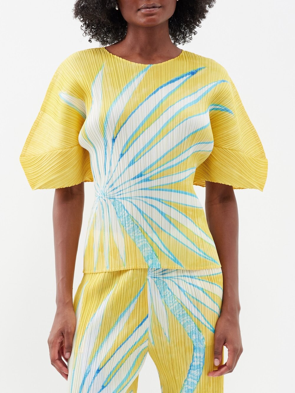 

Топ со складками и принтом пальмы Pleats Please Issey Miyake, желтый