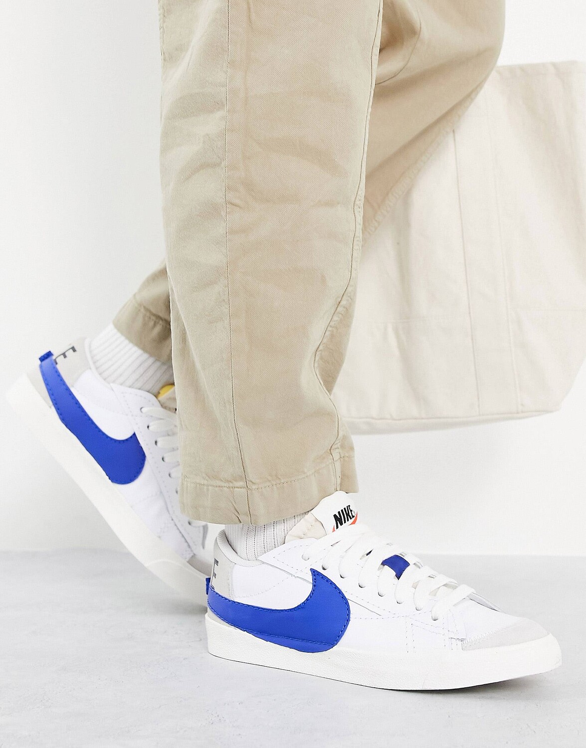 Бело-синие кроссовки Nike Blazer Low '77 Jumbo – заказать с доставкой ...