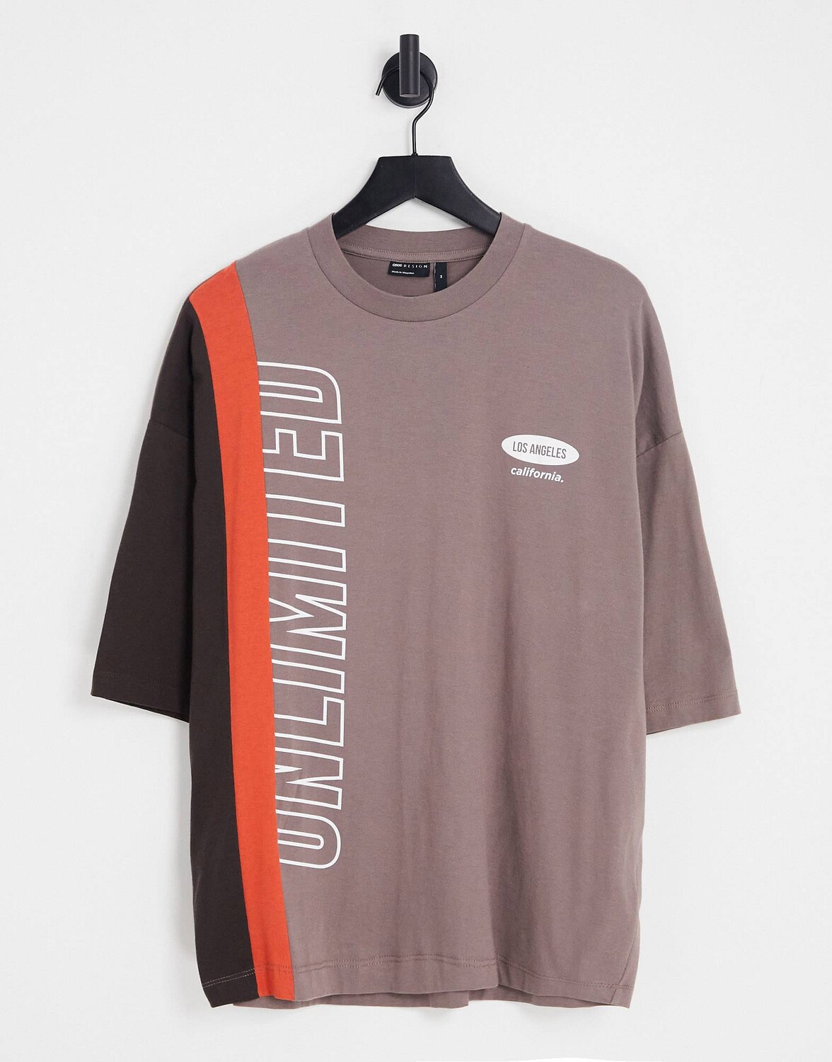 

Коричневая футболка оверсайз с текстовым принтом ASOS DESIGN