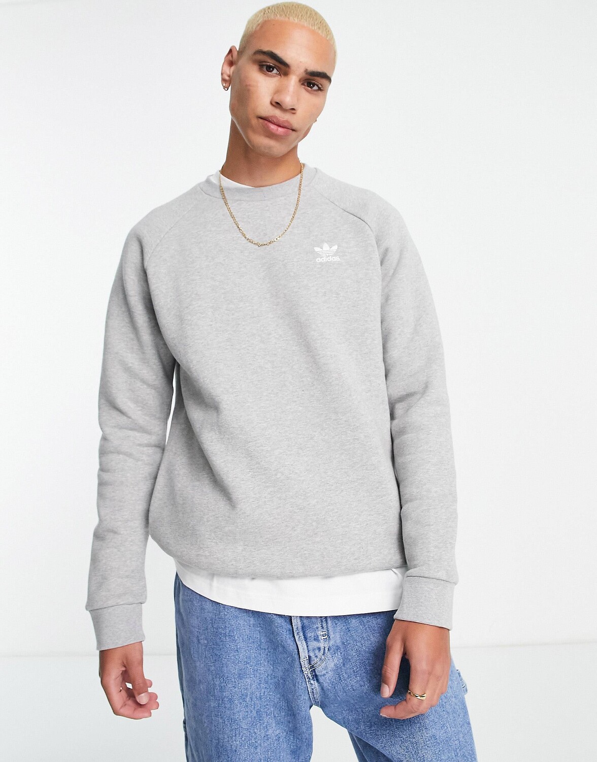 

Серая толстовка с небольшим логотипом adidas Originals Essentials, Серый