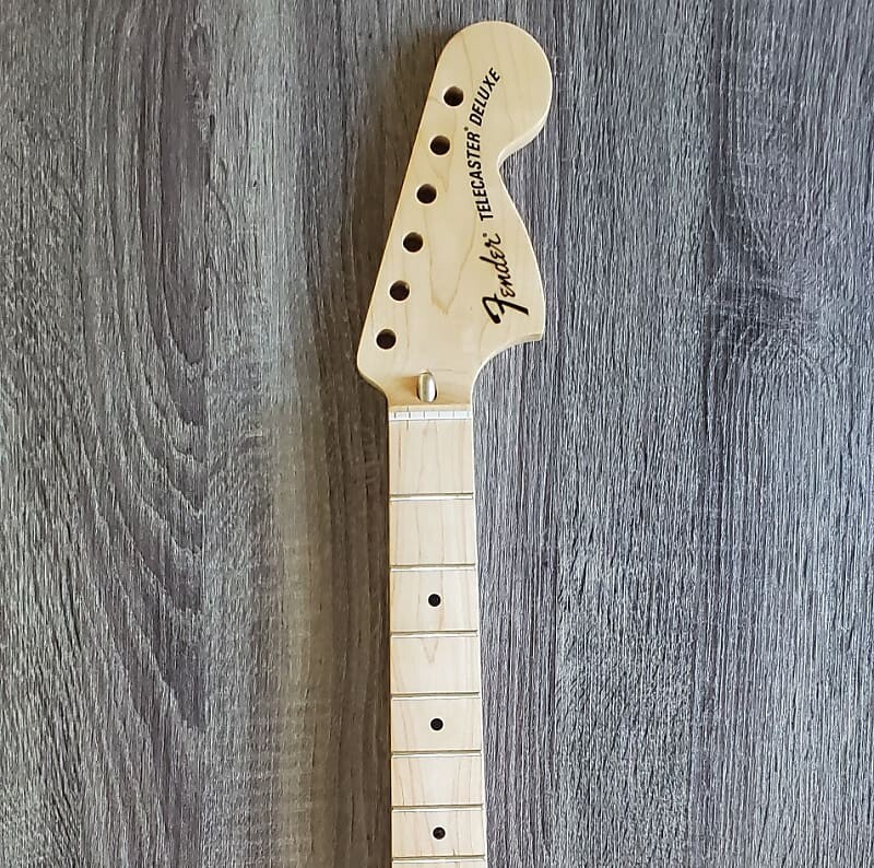 

Fender Classic Series '72 Tele Deluxe Classic Series '72 Telecaster Deluxe 3 bolt Maple, 21-Fret Neck