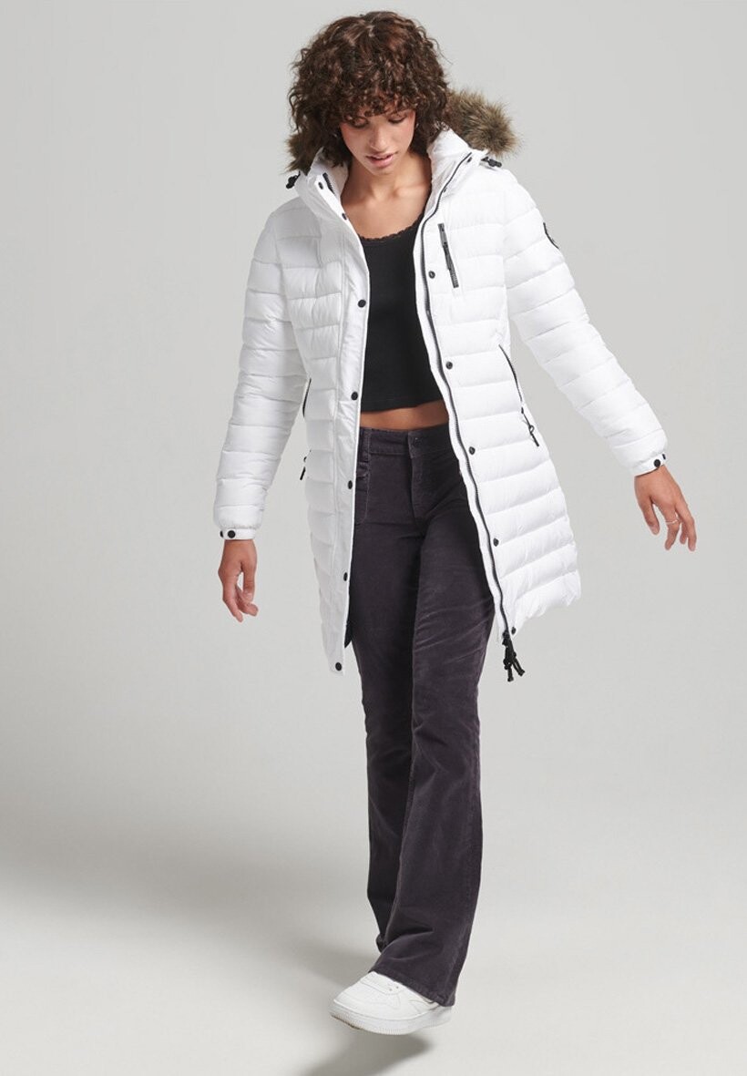 

Пальто зимнее Superdry, белый