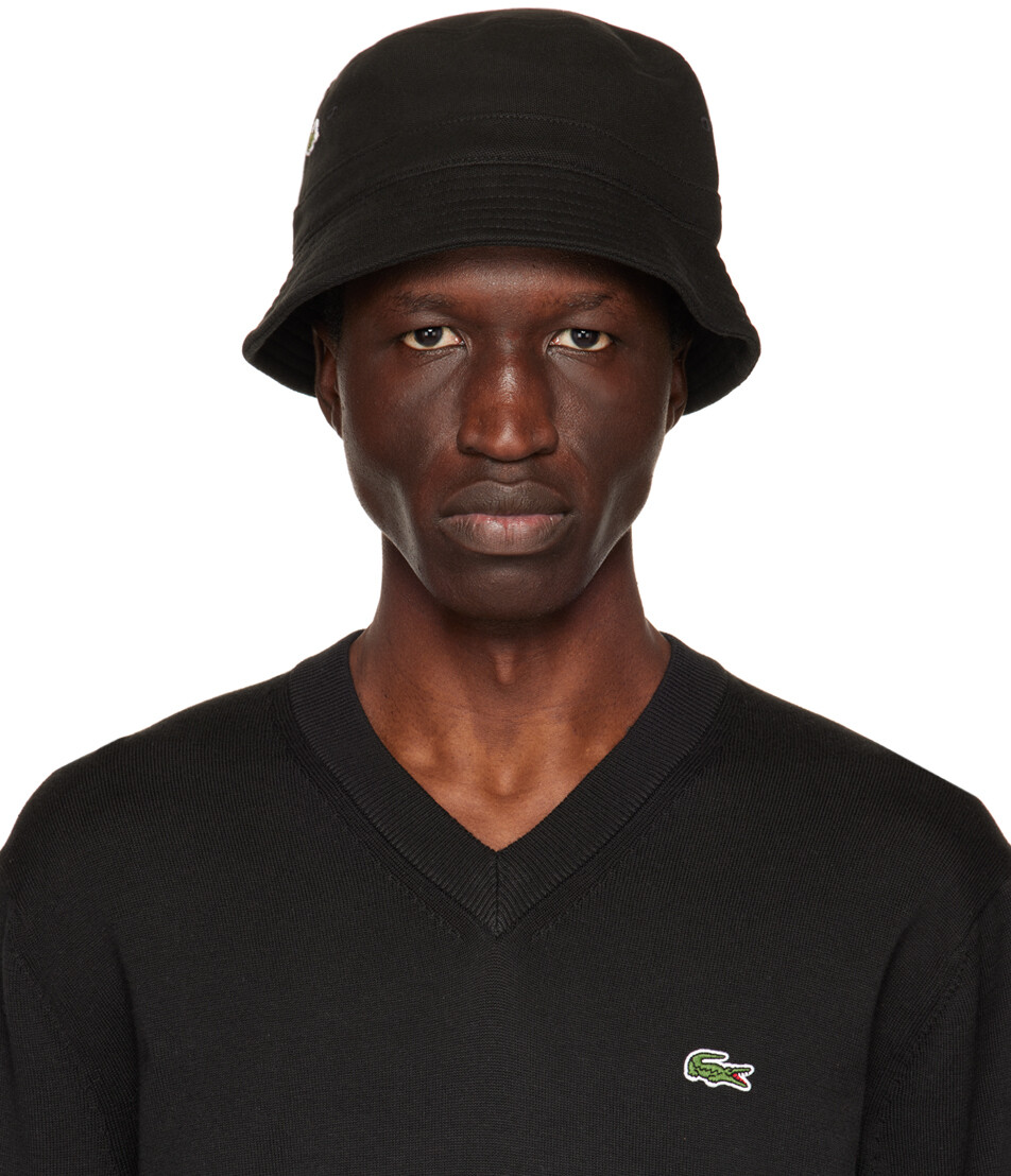 

Черная панама с нашивками Lacoste