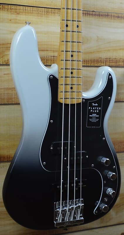 

Новый Fender Player Plus Precision Bass Silver Smoke с мягким футляром
