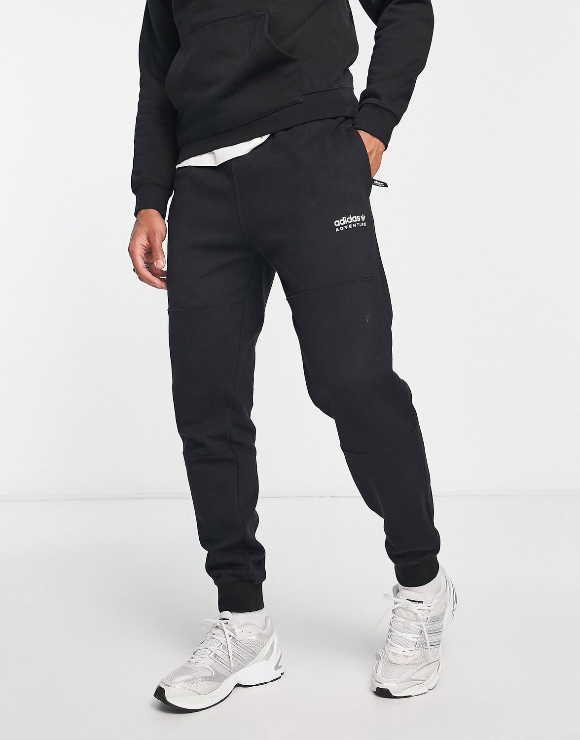 

Черные джоггеры с логотипом adidas Originals Adventure