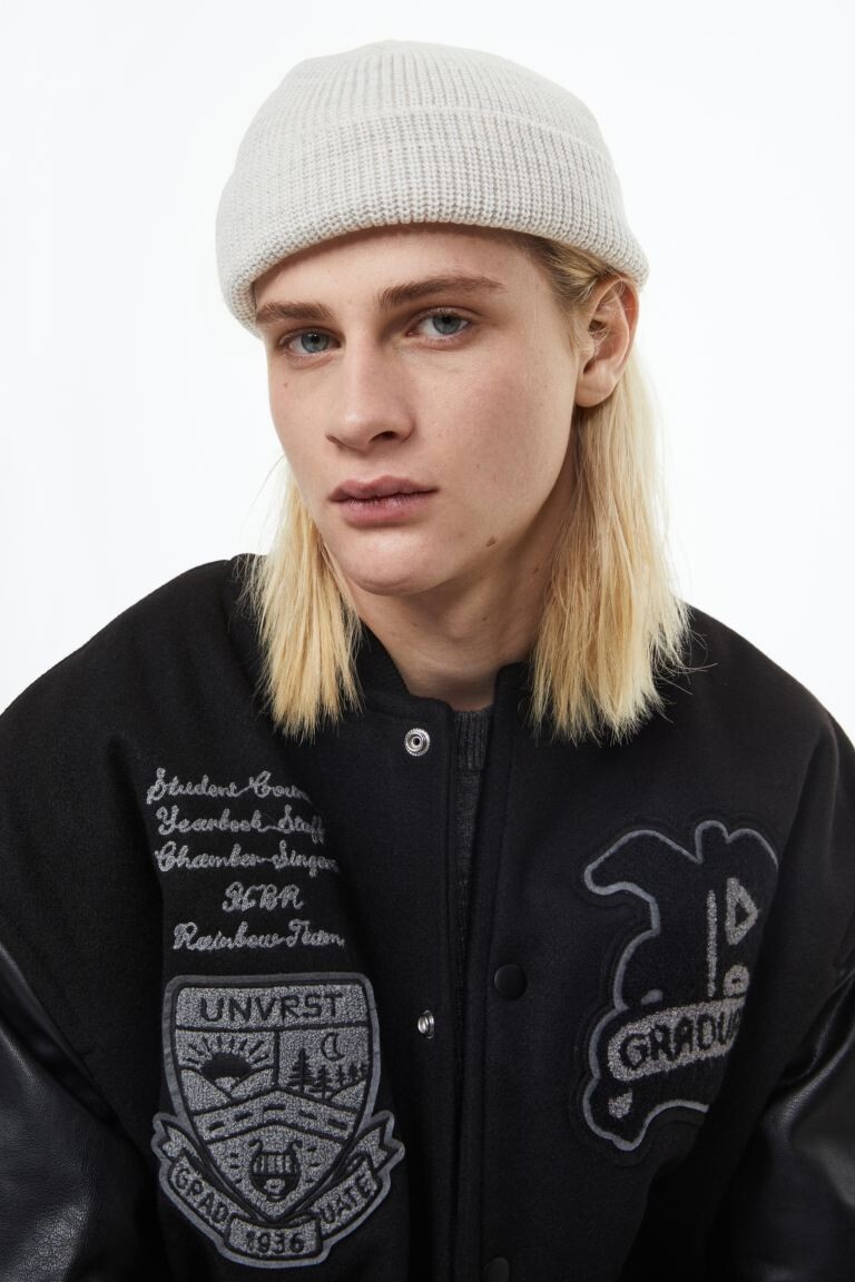 

Вязаная шапка с узором в рубчик H&M, светло-серый меланж