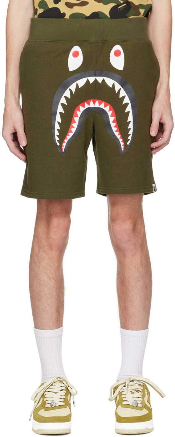 

Шорты хаки цвета акулы BAPE